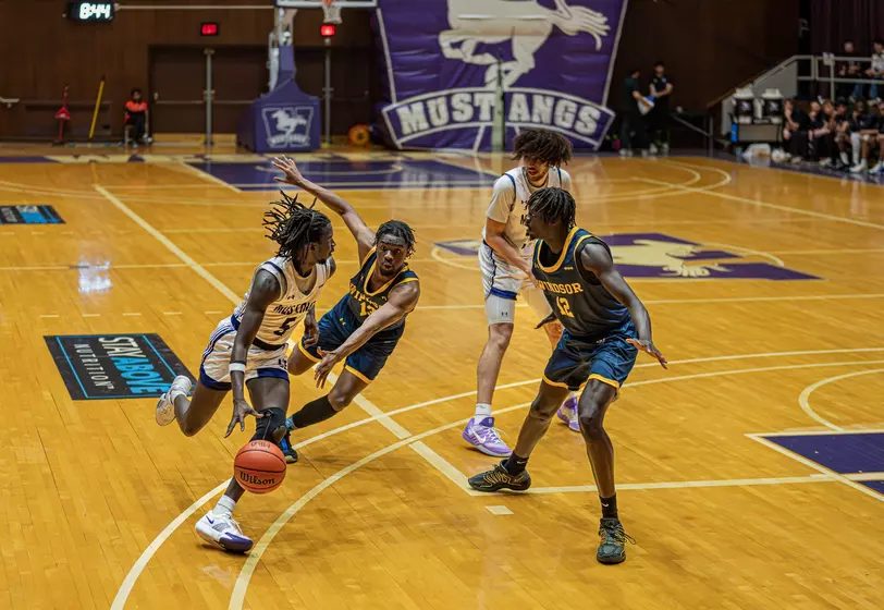 Western Beats Windsor 92-70